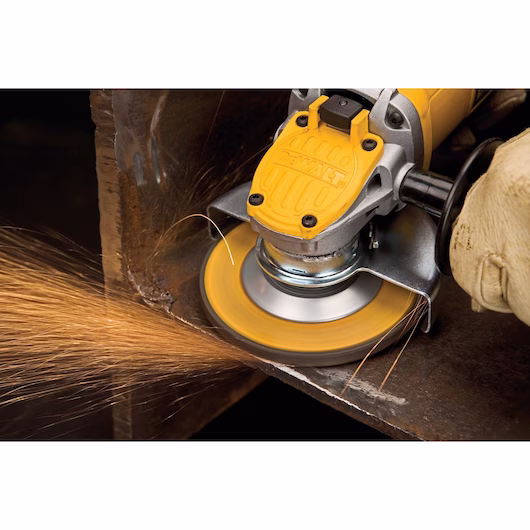DEWALT Angle Grinder:900W/115mm (4 1/2")